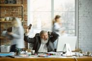 It's crucial to identify strategies to deal with burnout. (Image via Freepik/Freepik)